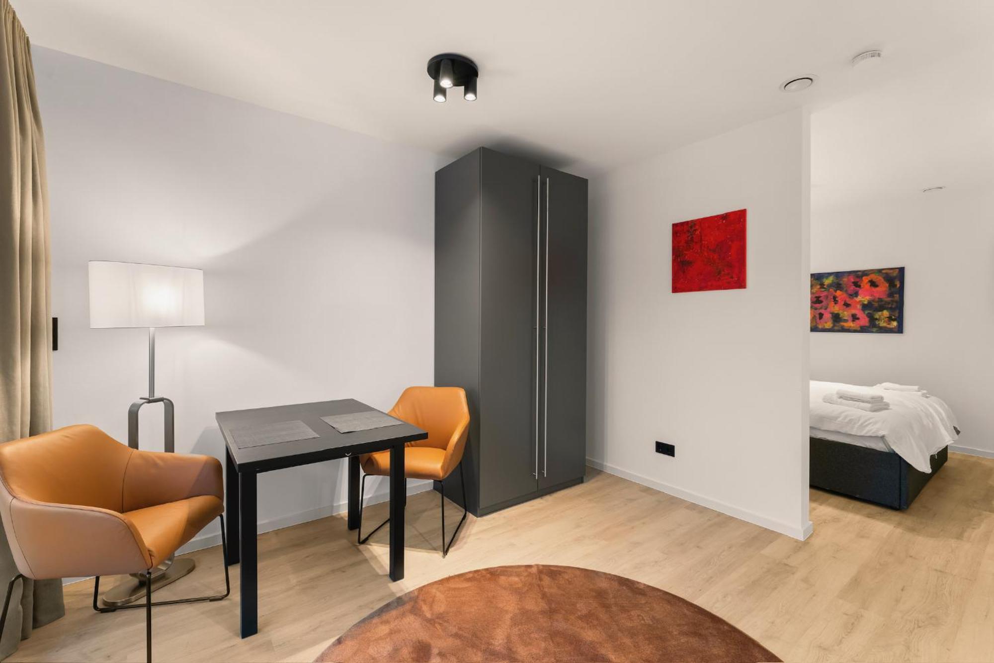 Apartment Between